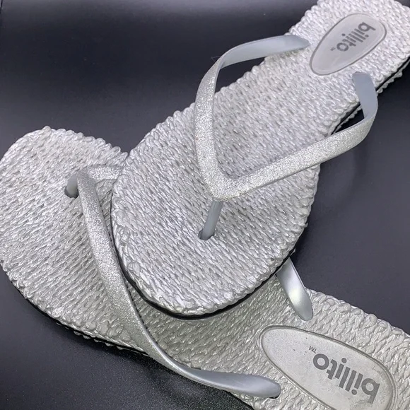 Silver rubber thongs Euro size 40 - Picture 4 of 4